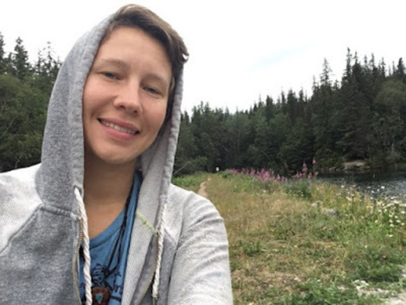 Meet your Posher, Julia - Picture 1 of 1